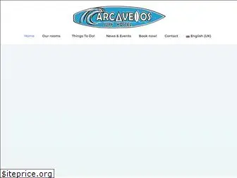 carcavelossurfhostel.com