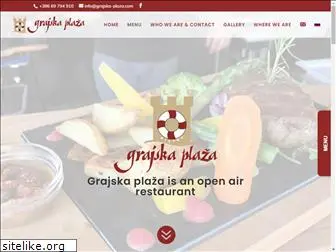 grajska-plaza.com