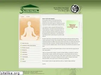 greenyogahouse.com