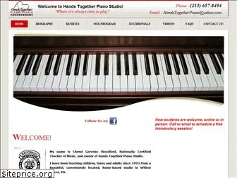 handstogetherpiano.com