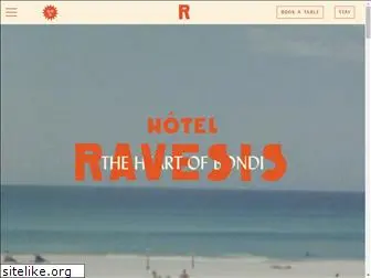 hotelravesis.com