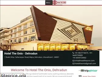 hoteltheonix.com