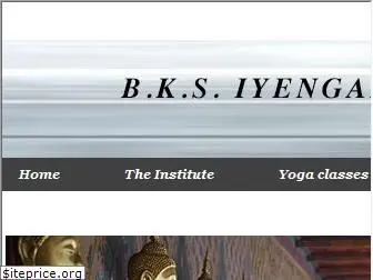 iyengaryogaamsterdam.com