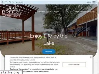 lakebreezeapts.com