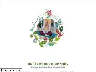 lg-yoga.com
