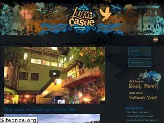 lunascastlehostel.com