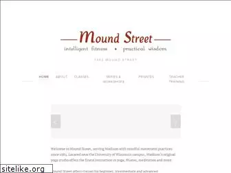 moundstreetyoga.com