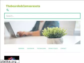 thebeardedclamsarasota.com