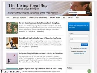 thelivingyogablog.com