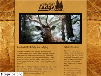 twinpineslodgeandcabins.com