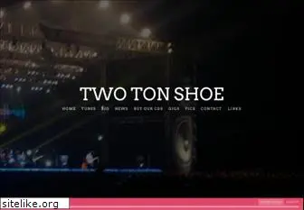 twotonshoe.com
