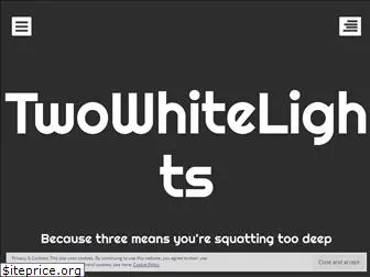 twowhitelights.com