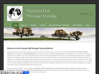 vineyardoakdressage.com