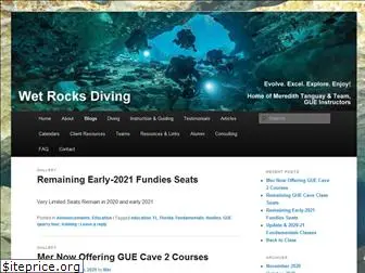 wetrocksdiving.com