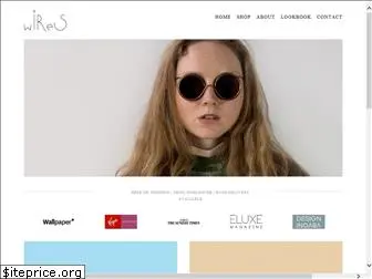 wiresglasses.com