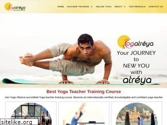 yogatreya.com
